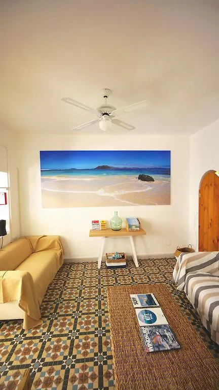 Sol Y Mar Surf Camp Hostel Corralejo